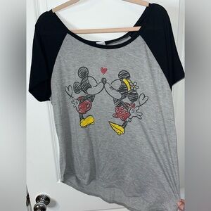 Disney Official Women’s Mickey & Minnie Kissing Printed 3/4 Sleeves Top Size 1X